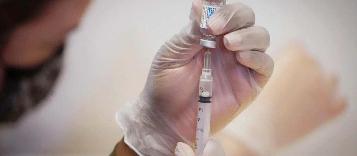 Συγκλονίζει ο σύζυγος της 44χρονης που υπέστη θρόμβωση μετά το AstraZeneca: «Οι ελπίδες έχουν σβήσει» (βίντεο)